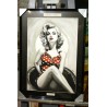 PINUP PILULE ROUGE - Dessin ORIGINAL - cadre :  50 X 70 cm - dessin :  40 x 60 cm